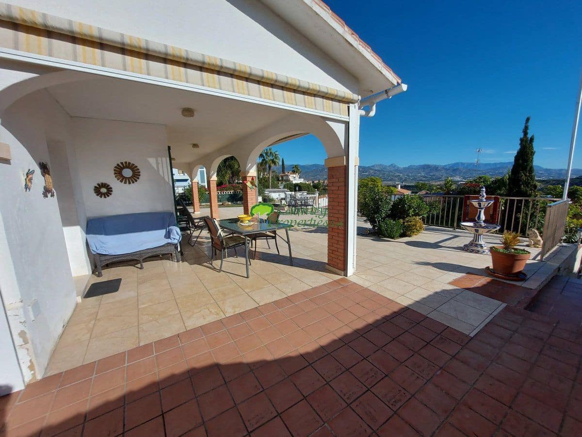 2 soveværelse Villa til salg i Torre del Mar med garage - € 399.000 (Ref: 6917852)