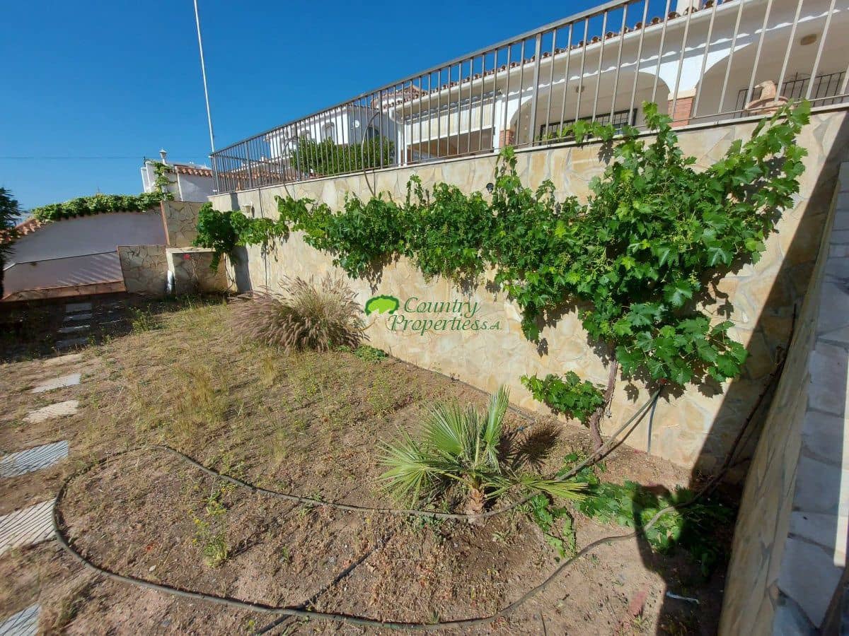 2 soveværelse Villa til salg i Torre del Mar med garage - € 399.000 (Ref: 6917852)