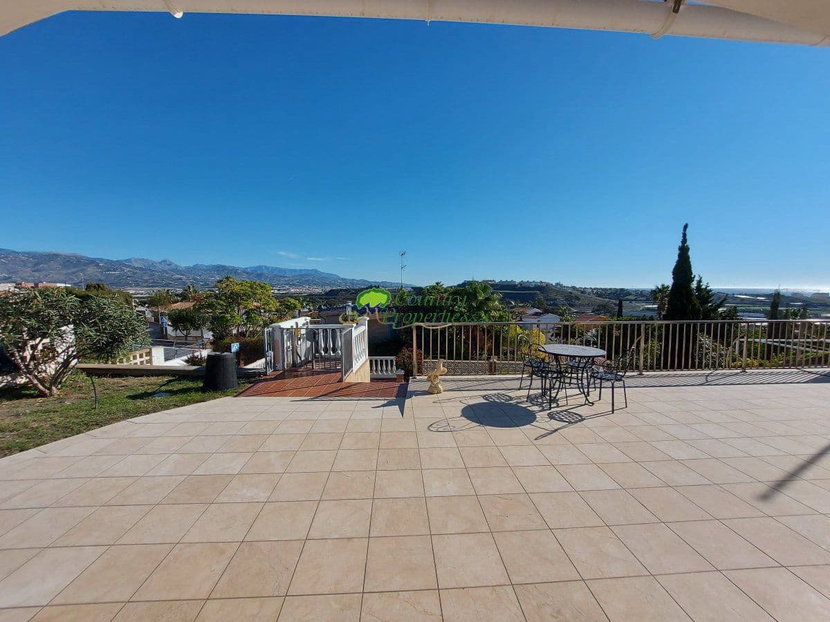 2 soveværelse Villa til salg i Torre del Mar med garage - € 399.000 (Ref: 6917852)