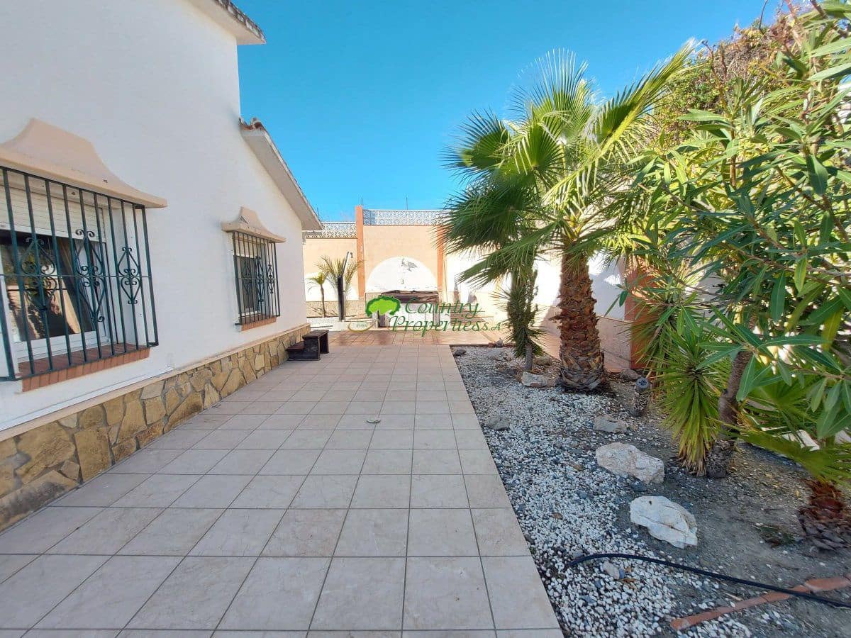 2 soveværelse Villa til salg i Torre del Mar med garage - € 399.000 (Ref: 6917852)