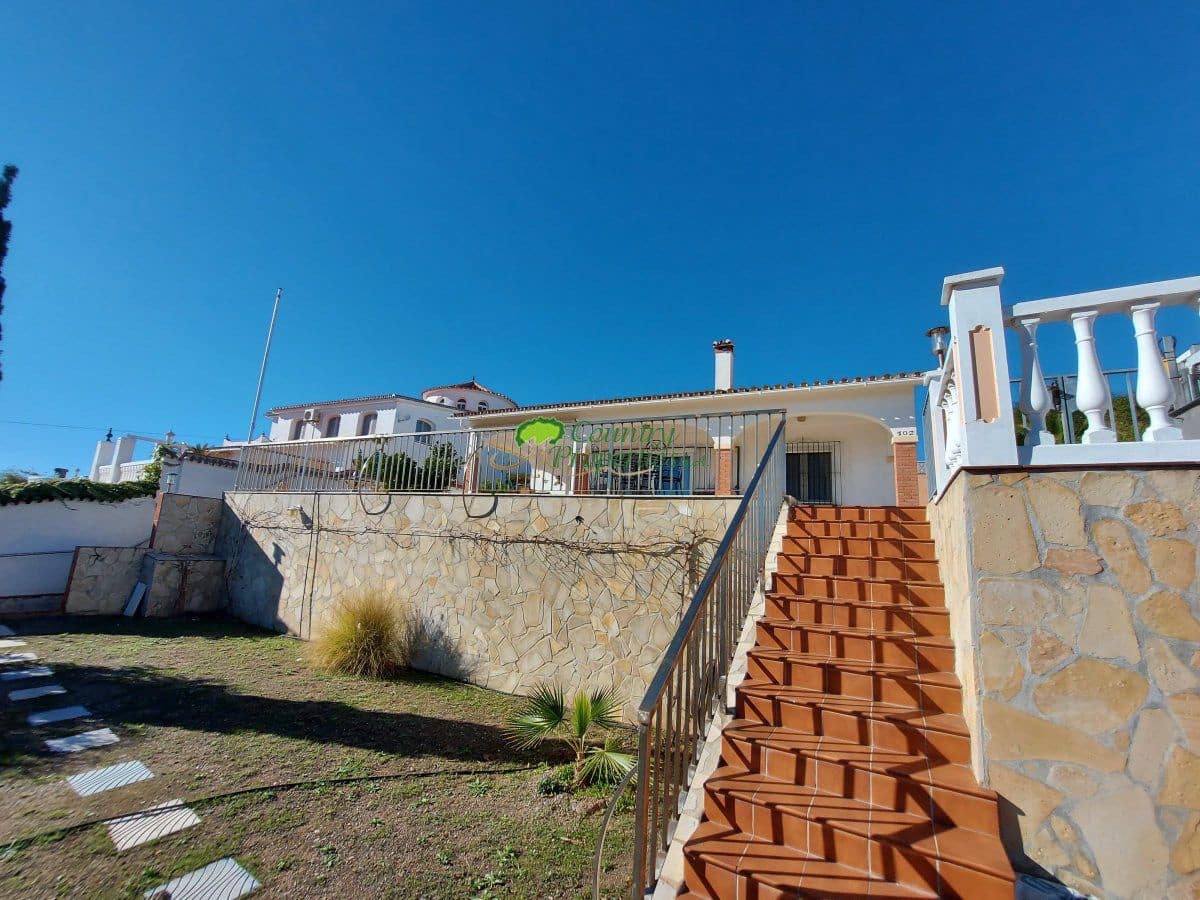 2 soveværelse Villa til salg i Torre del Mar med garage - € 399.000 (Ref: 6917852)