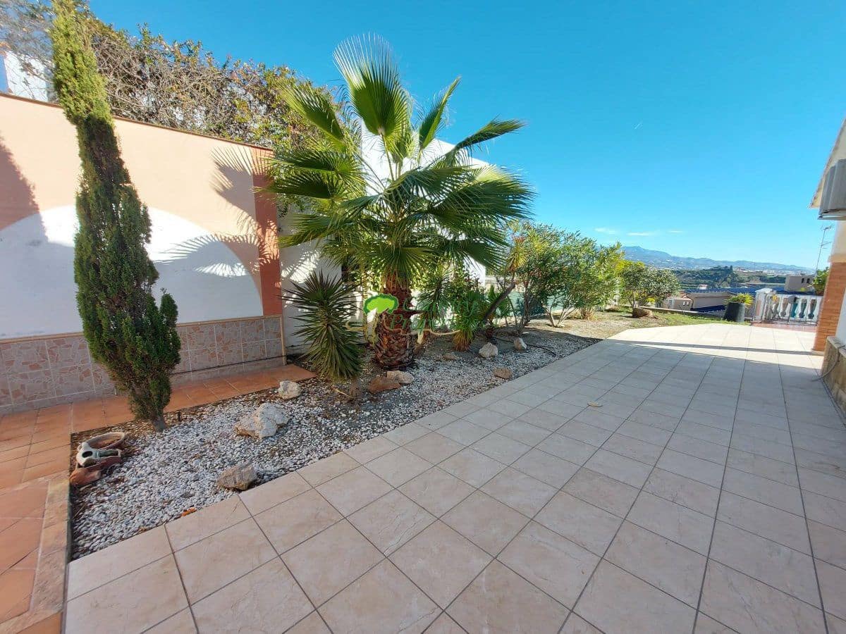 2 soveværelse Villa til salg i Torre del Mar med garage - € 399.000 (Ref: 6917852)