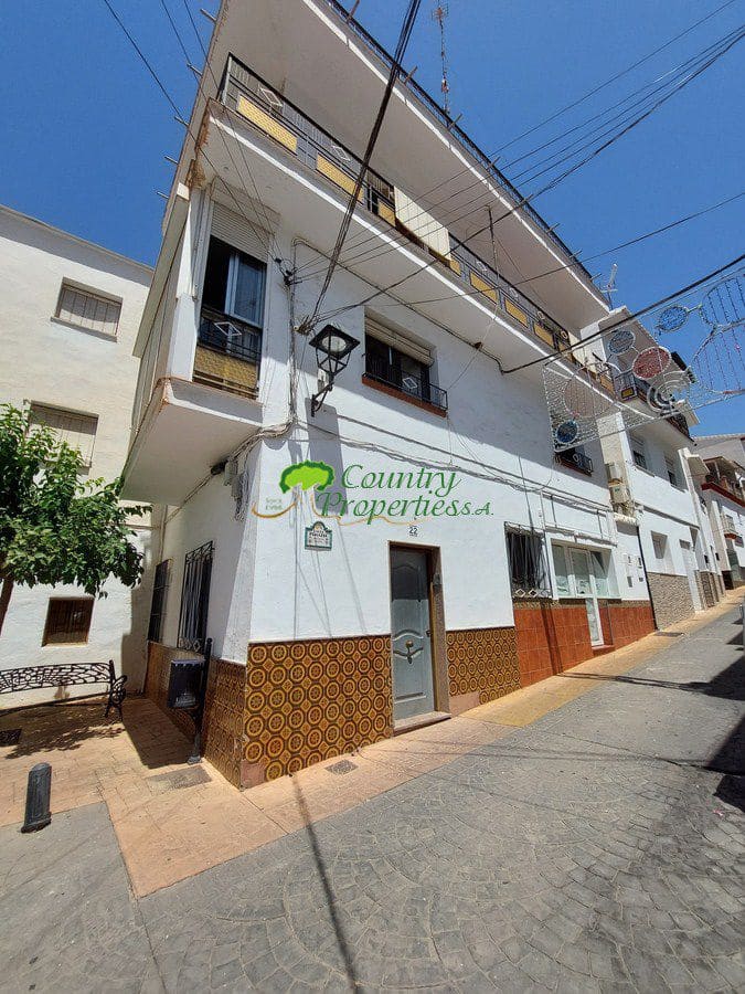 7 sypialnia Dom na sprzedaż w Sayalonga - 180 000 € (Ref: 6997361)