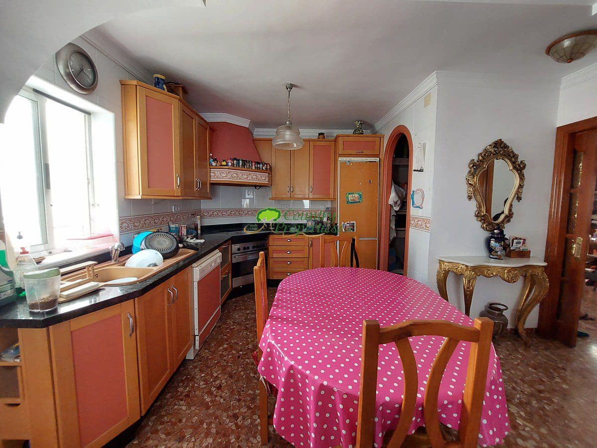 7 sypialnia Dom na sprzedaż w Sayalonga - 180 000 € (Ref: 6997361)