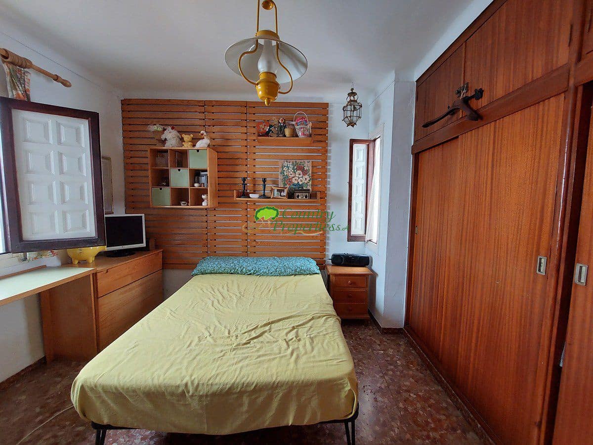 7 sypialnia Dom na sprzedaż w Sayalonga - 180 000 € (Ref: 6997361)