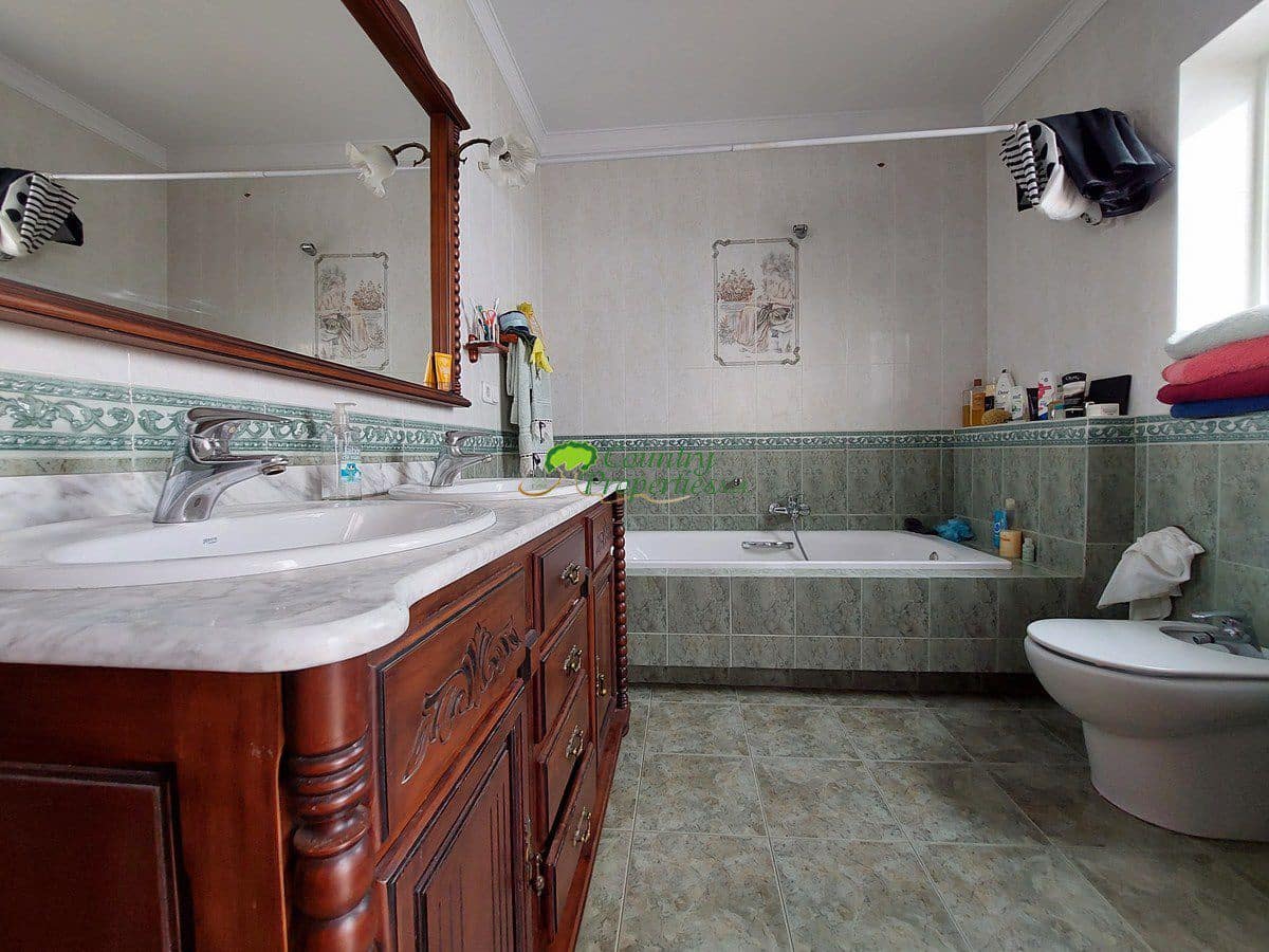 7 sypialnia Dom na sprzedaż w Sayalonga - 180 000 € (Ref: 6997361)