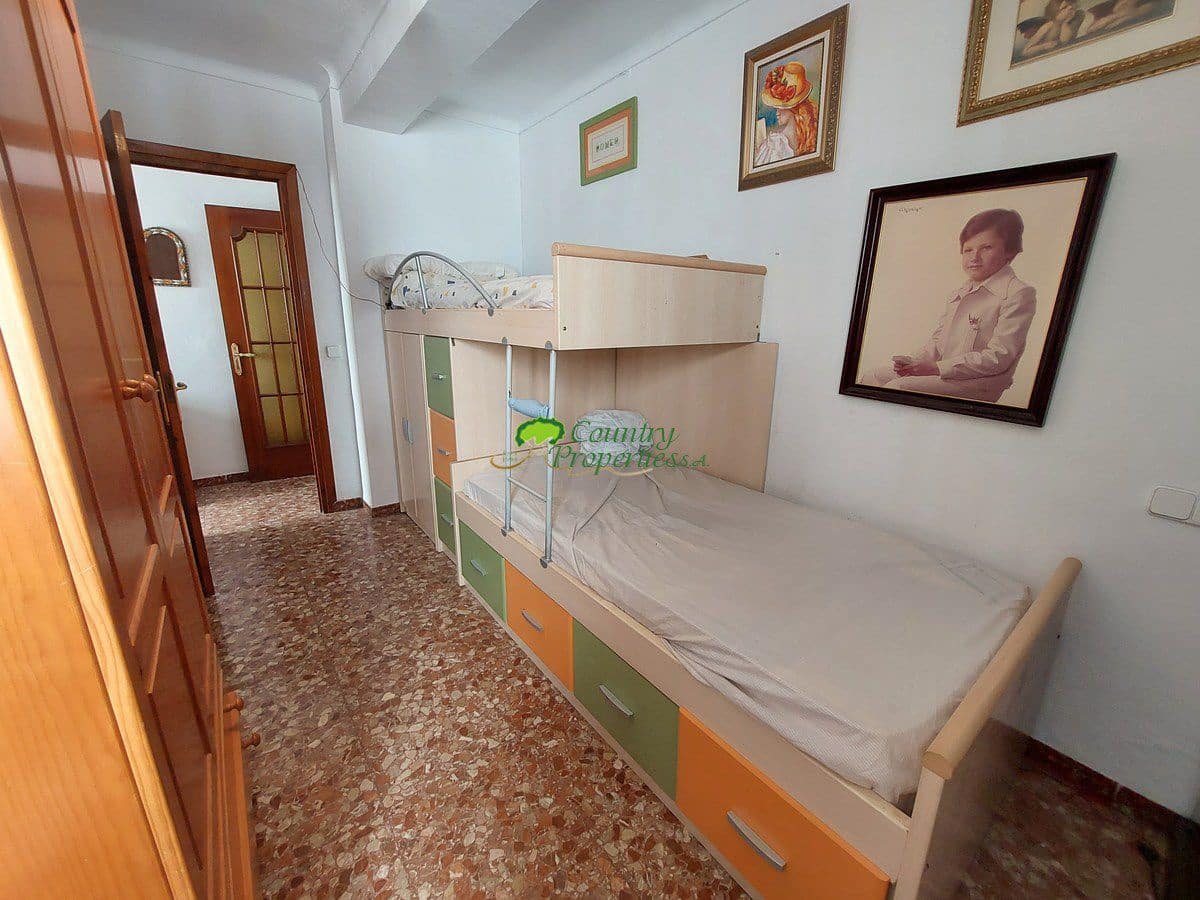 7 sypialnia Dom na sprzedaż w Sayalonga - 180 000 € (Ref: 6997361)