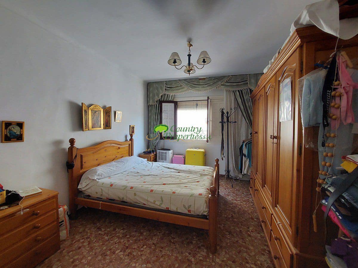 7 sypialnia Dom na sprzedaż w Sayalonga - 180 000 € (Ref: 6997361)