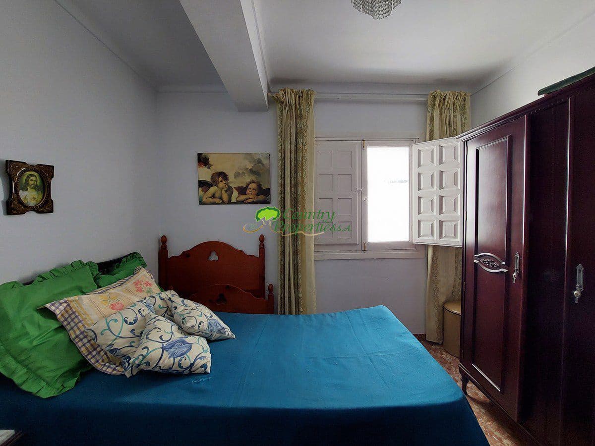 7 sypialnia Dom na sprzedaż w Sayalonga - 180 000 € (Ref: 6997361)