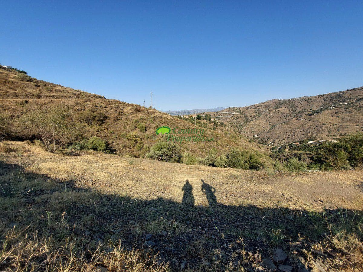 Grunde uden byggetilladelser til salg i Sayalonga - € 126.000 (Ref: 6998809)