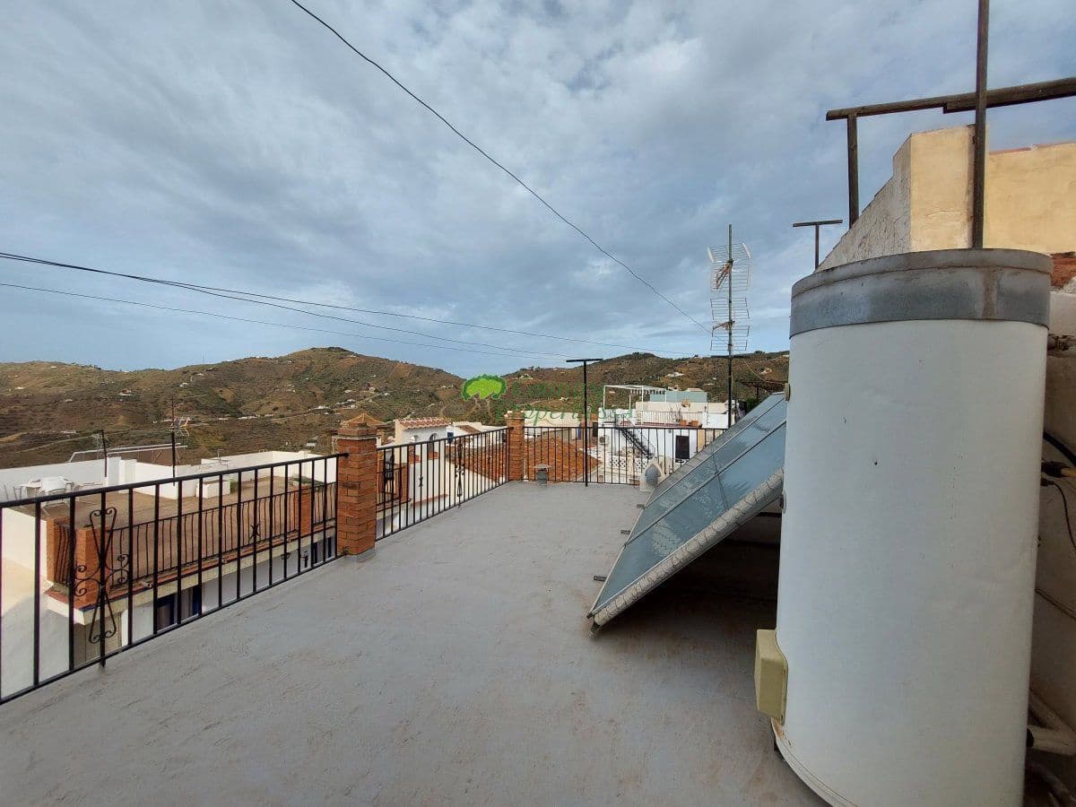 7 soveværelse Byhus til salg i Canillas de Albaida - € 139.950 (Ref: 7076773)