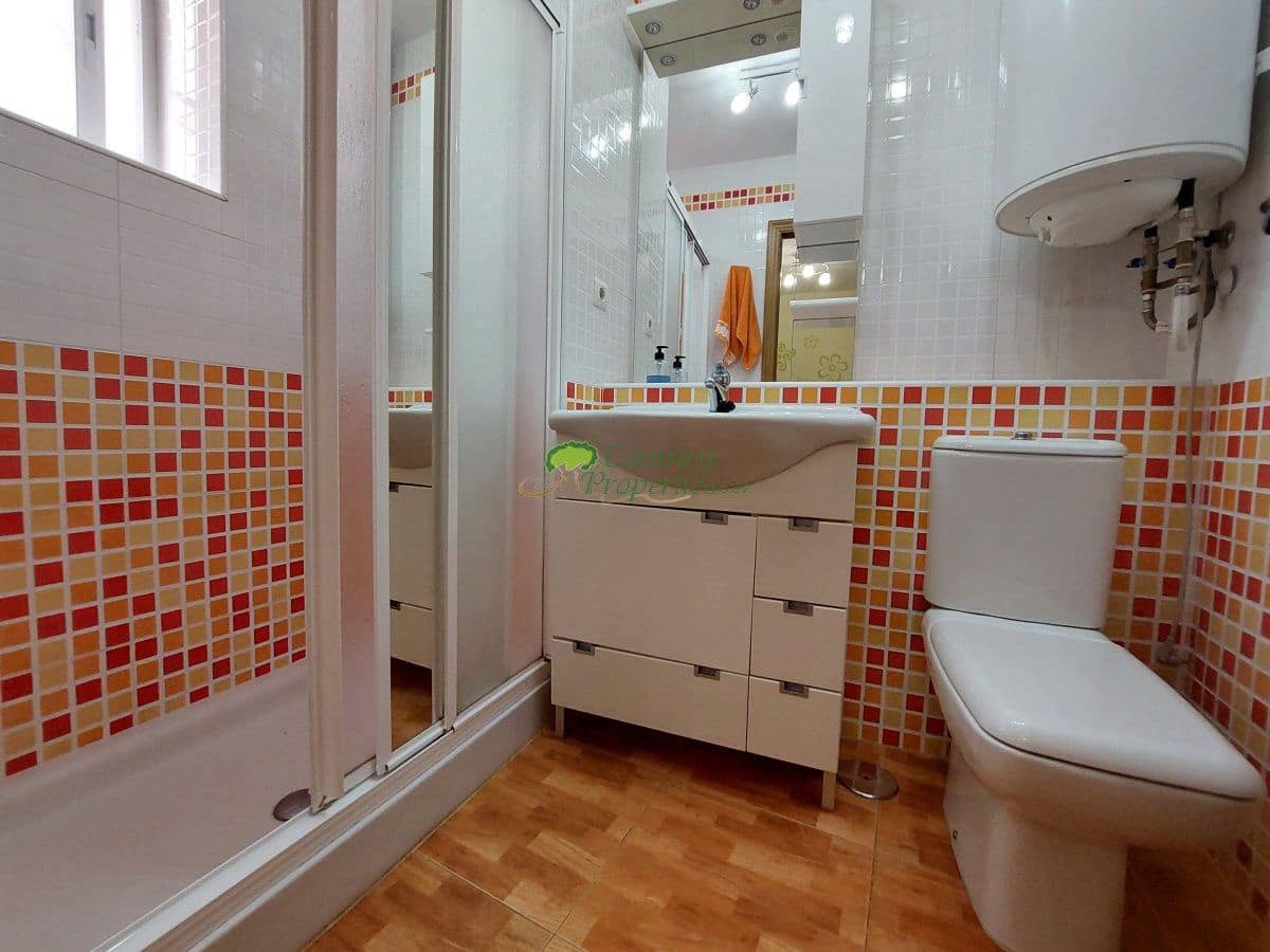 7 soveværelse Byhus til salg i Canillas de Albaida - € 139.950 (Ref: 7076773)