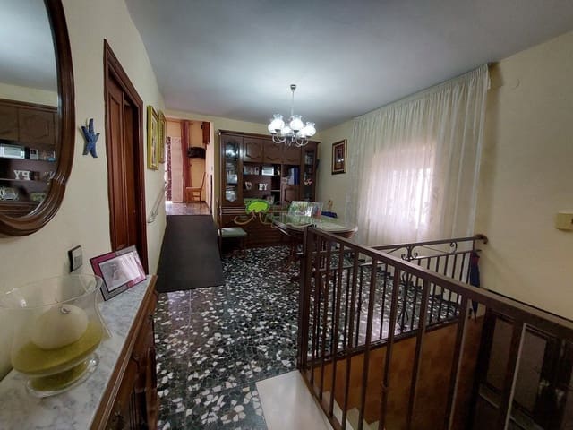 7 soveværelse Byhus til salg i Canillas de Albaida - € 139.950 (Ref: 7076773)