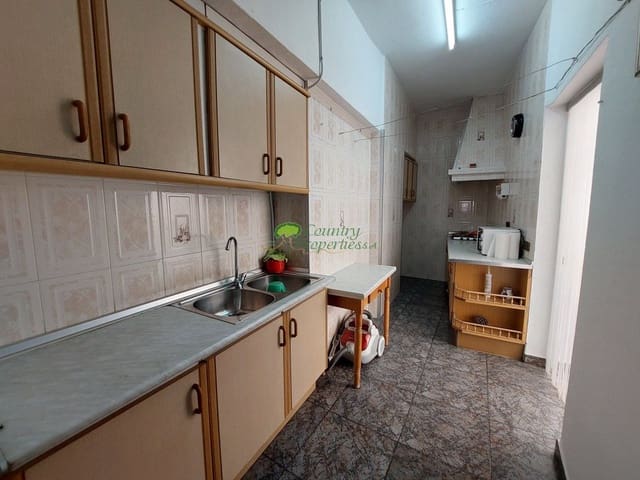 7 soveværelse Byhus til salg i Canillas de Albaida - € 139.950 (Ref: 7076773)