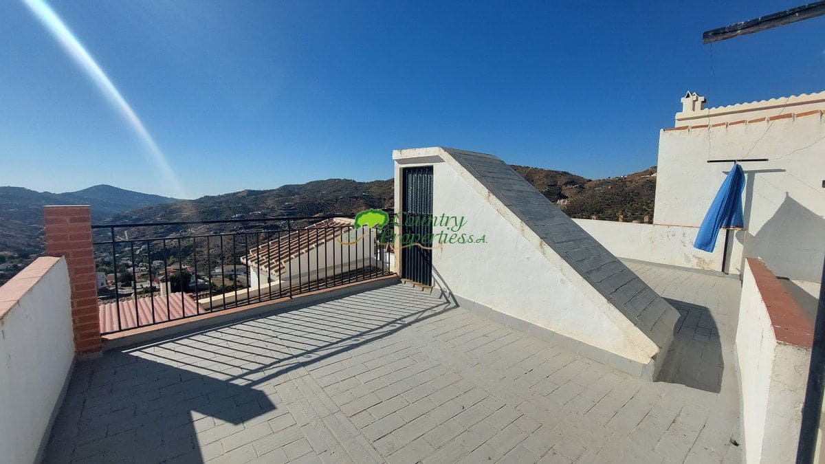 12 soverom Hus til salgs i Canillas de Albaida - € 249 000 (Ref: 7229573)