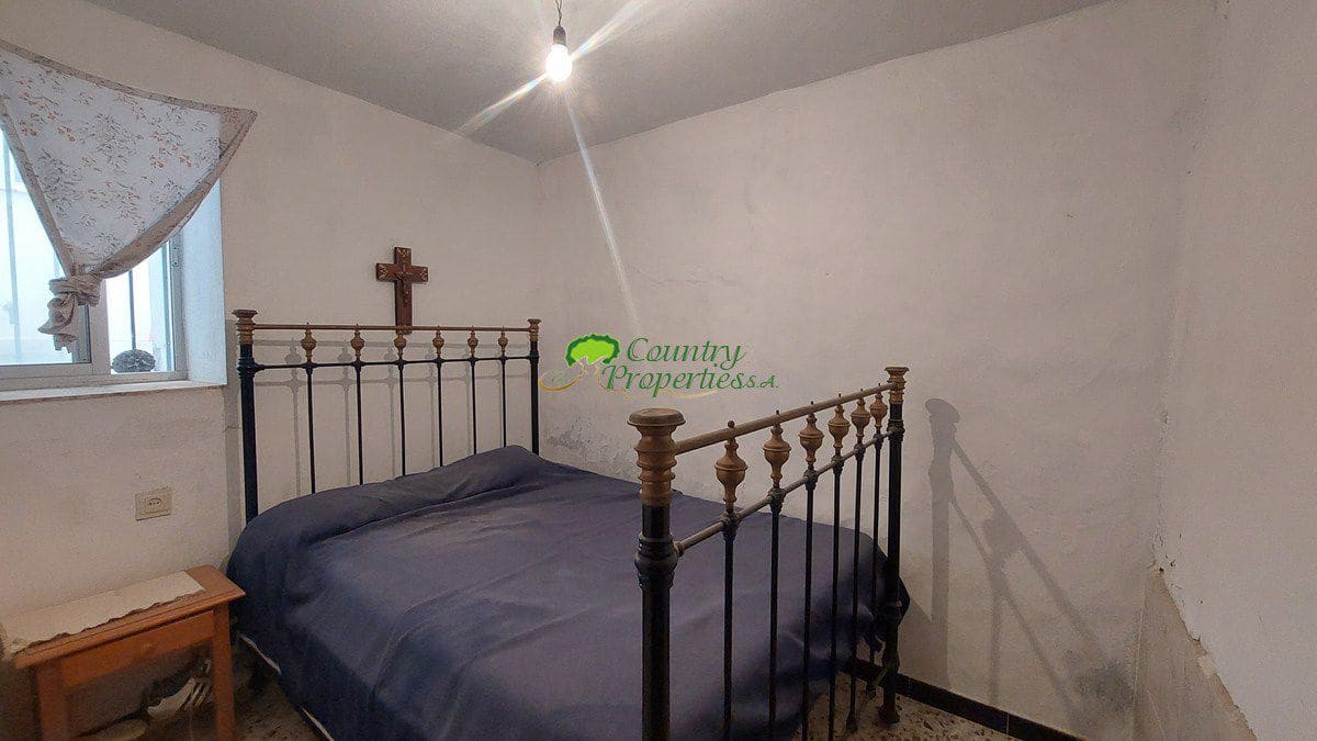 12 soverom Hus til salgs i Canillas de Albaida - € 249 000 (Ref: 7229573)