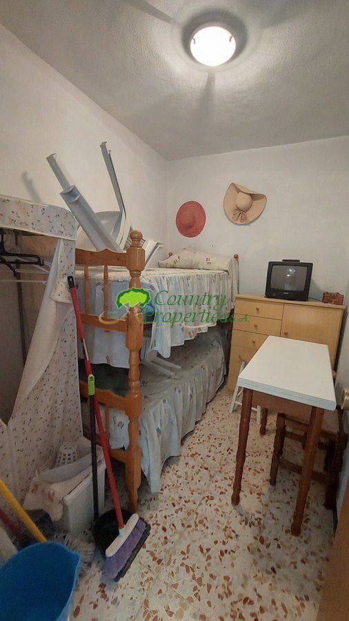 12 soverom Hus til salgs i Canillas de Albaida - € 249 000 (Ref: 7229573)