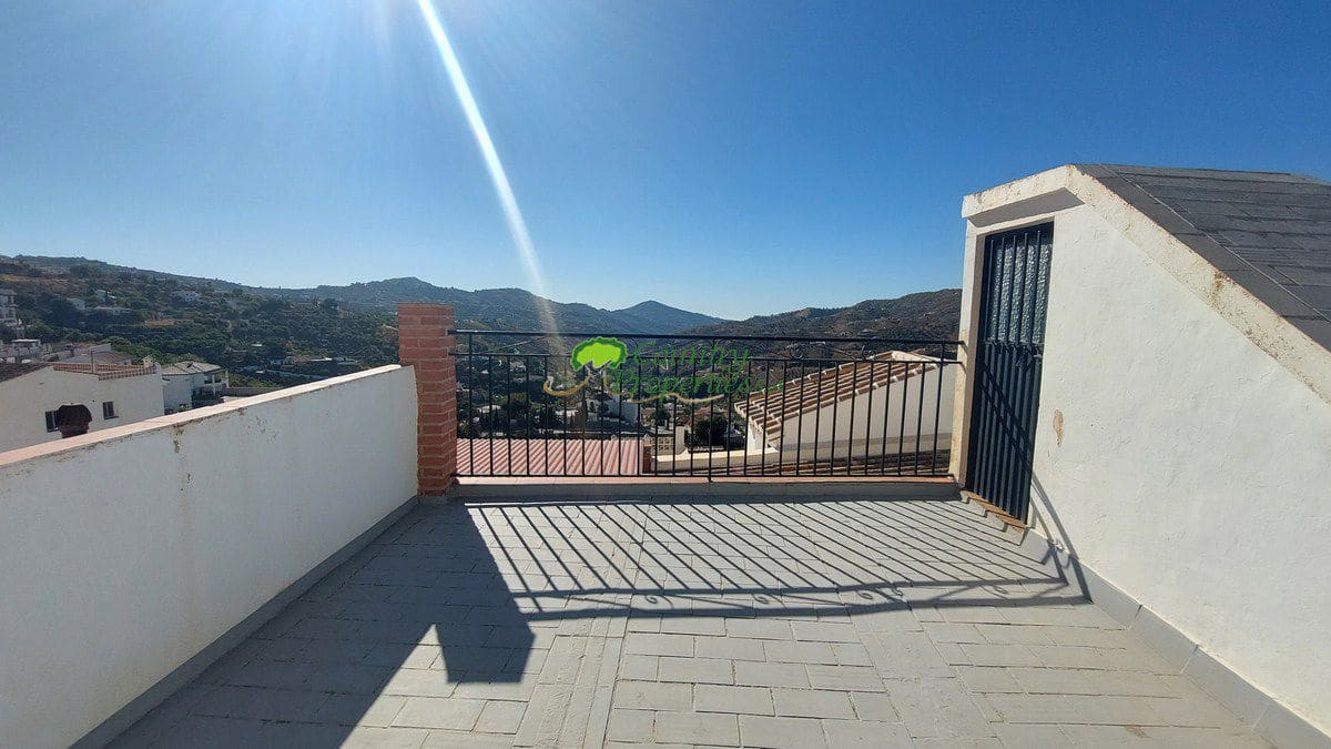 12 soverom Hus til salgs i Canillas de Albaida - € 249 000 (Ref: 7229573)