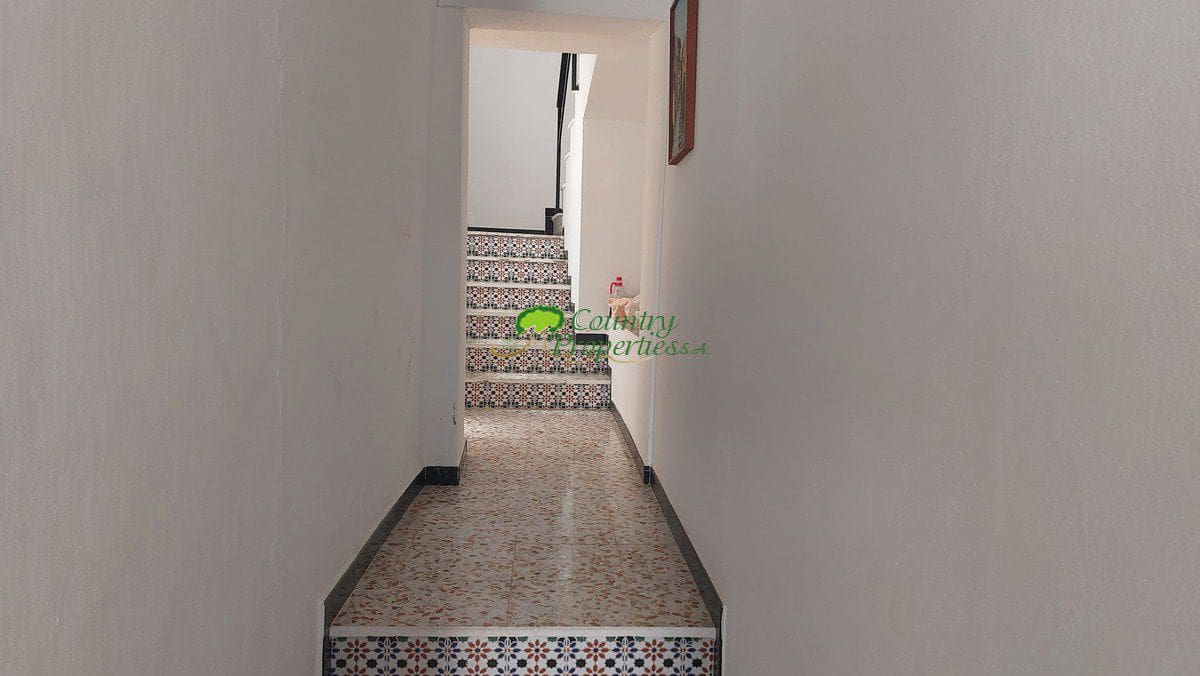 12 soverom Hus til salgs i Canillas de Albaida - € 249 000 (Ref: 7229573)