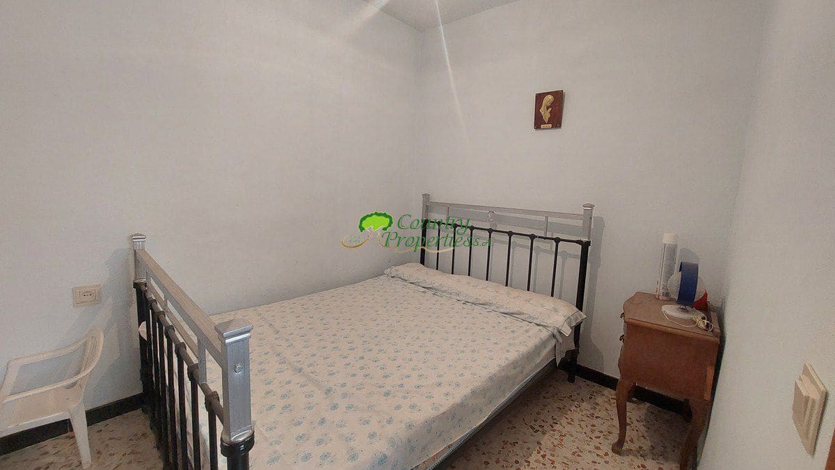 12 soverom Hus til salgs i Canillas de Albaida - € 249 000 (Ref: 7229573)