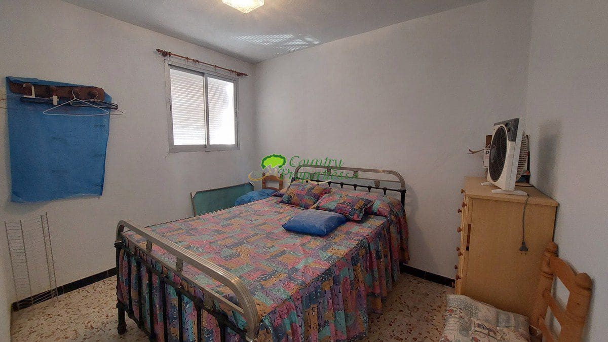 12 soverom Hus til salgs i Canillas de Albaida - € 249 000 (Ref: 7229573)