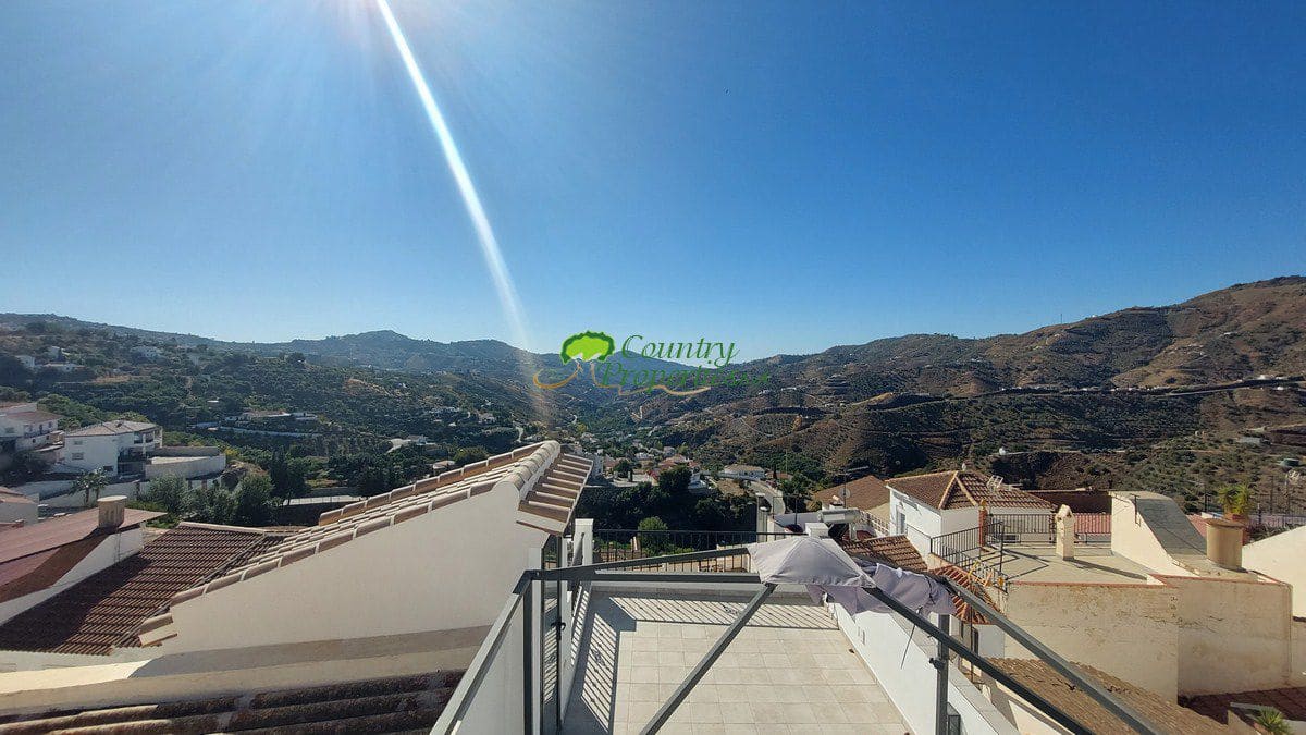 12 soverom Hus til salgs i Canillas de Albaida - € 249 000 (Ref: 7229573)