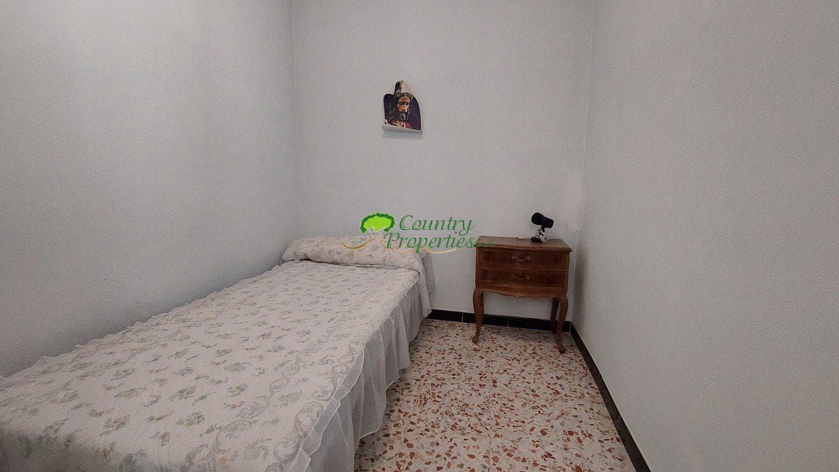 12 soverom Hus til salgs i Canillas de Albaida - € 249 000 (Ref: 7229573)