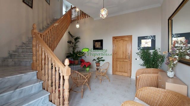 4 Zimmer Haus zu verkaufen in Cómpeta mit Garage - 649.000 € (Ref: 7308296)