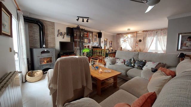 4 Zimmer Haus zu verkaufen in Cómpeta mit Garage - 649.000 € (Ref: 7308296)