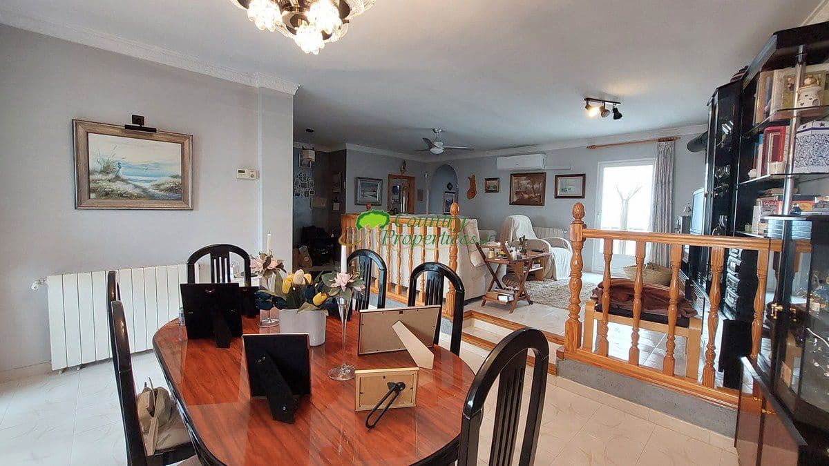 4 sypialnia Dom na sprzedaż w Competa z garażem - 649 000 € (Ref: 7308296)