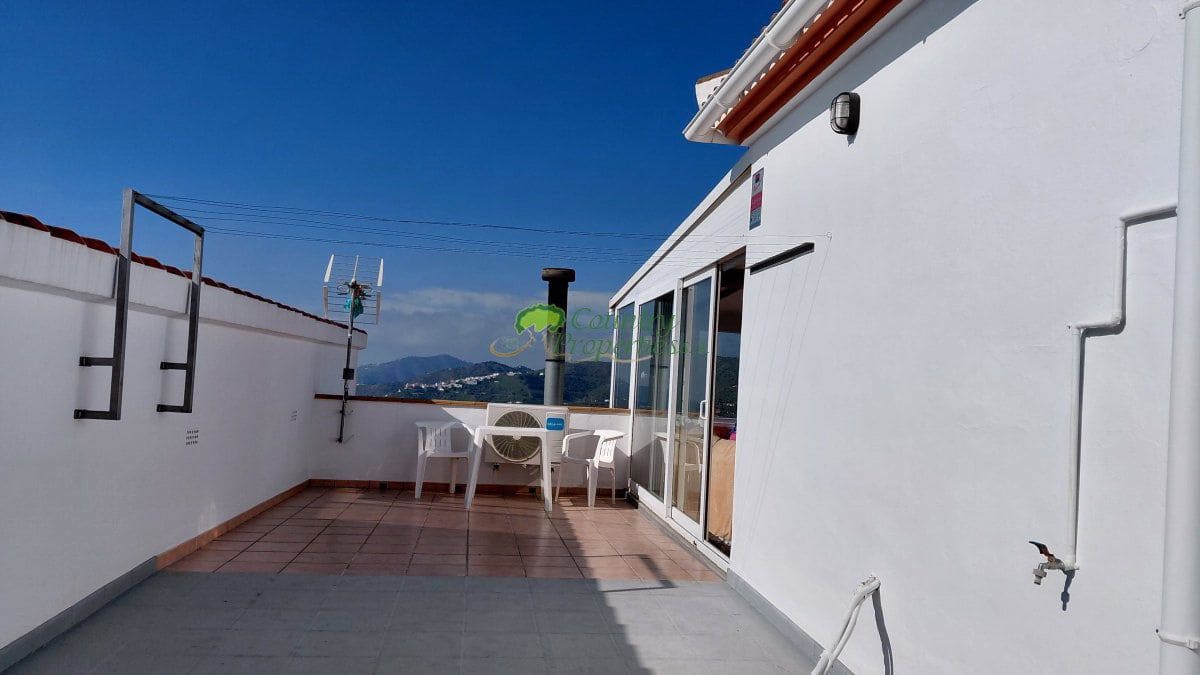 Casa de 4 habitaciones en Cómpeta en venta con garaje - 649.000 € (Ref: 7308296)