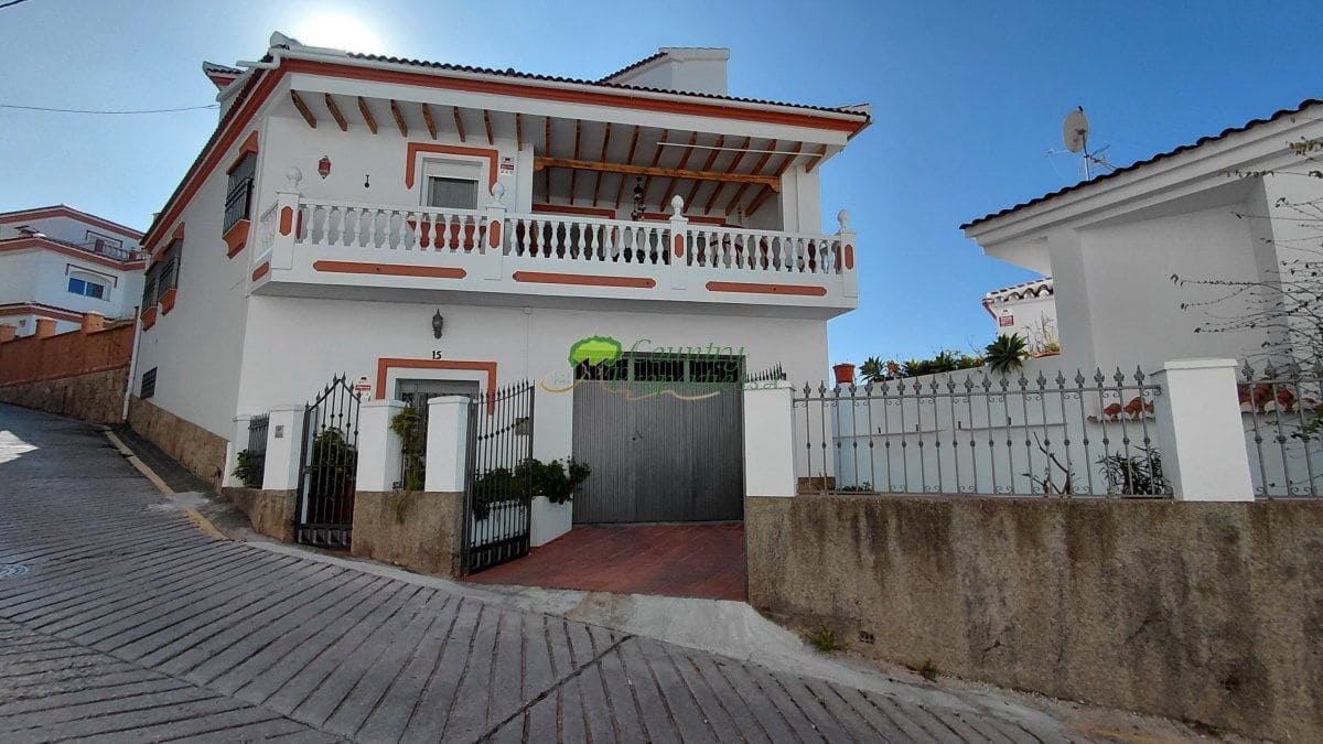 Casa de 4 habitaciones en Cómpeta en venta con garaje - 649.000 € (Ref: 7308296)