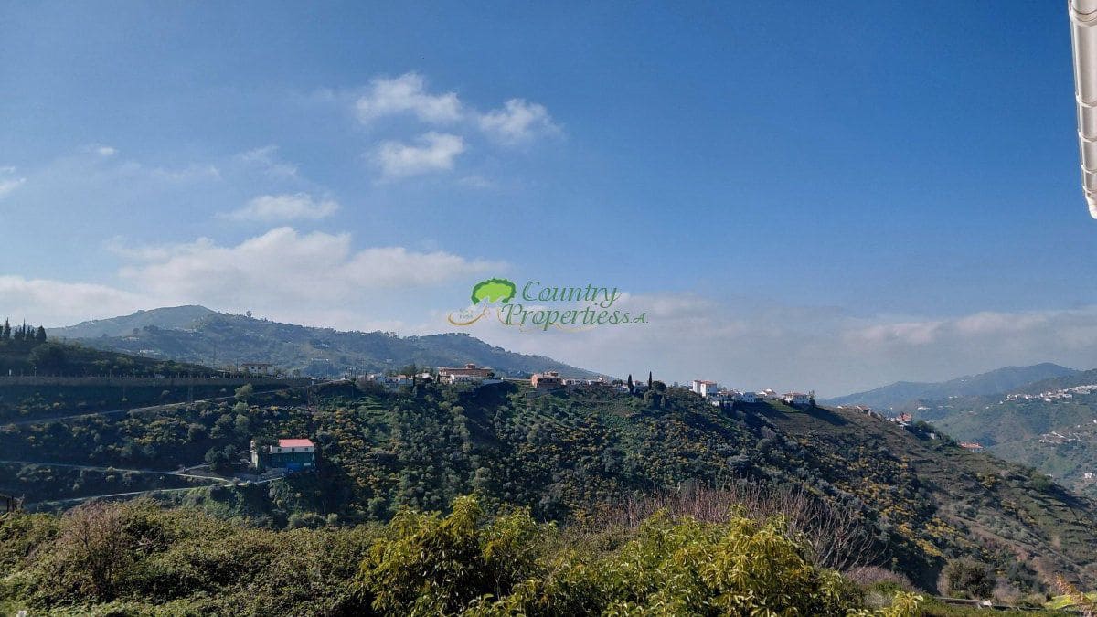 Casa de 4 habitaciones en Cómpeta en venta con garaje - 649.000 € (Ref: 7308296)