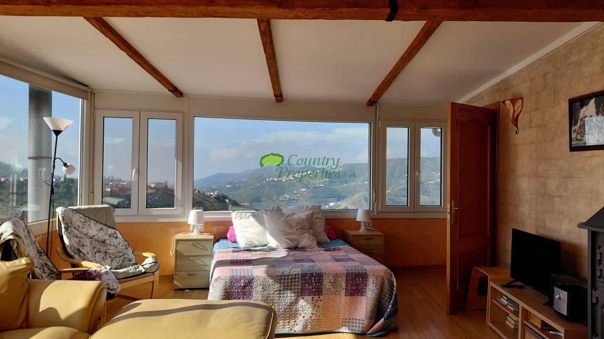 Casa de 4 habitaciones en Cómpeta en venta con garaje - 649.000 € (Ref: 7308296)