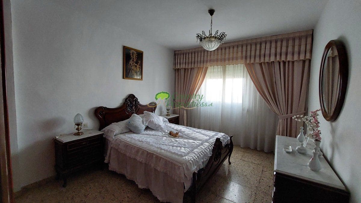 4 makuuhuone Omakotitalo myytävänä paikassa Competa - 210 000 € (Ref: 7424833)