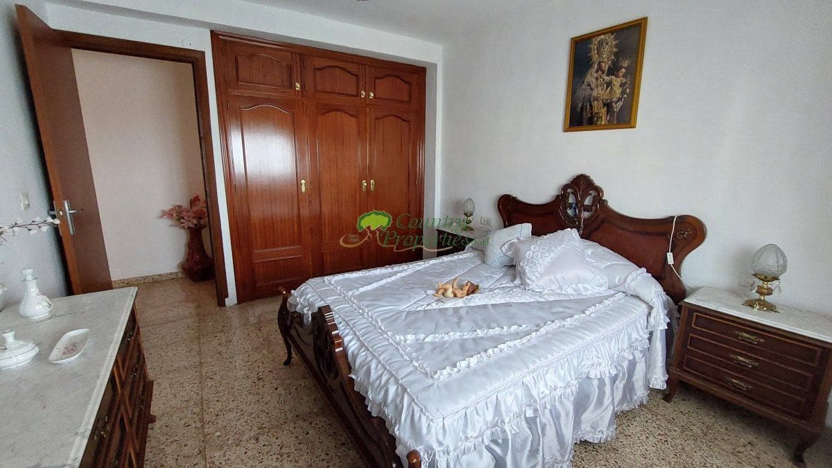 4 makuuhuone Omakotitalo myytävänä paikassa Competa - 210 000 € (Ref: 7424833)