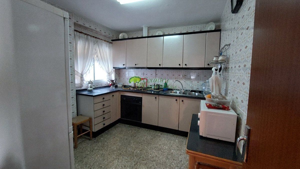 4 makuuhuone Omakotitalo myytävänä paikassa Competa - 210 000 € (Ref: 7424833)