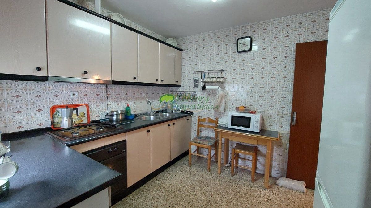 4 makuuhuone Omakotitalo myytävänä paikassa Competa - 210 000 € (Ref: 7424833)