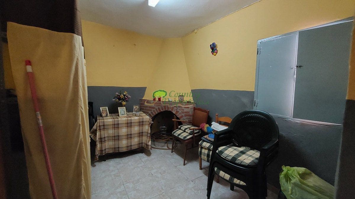 4 makuuhuone Omakotitalo myytävänä paikassa Competa - 210 000 € (Ref: 7424833)