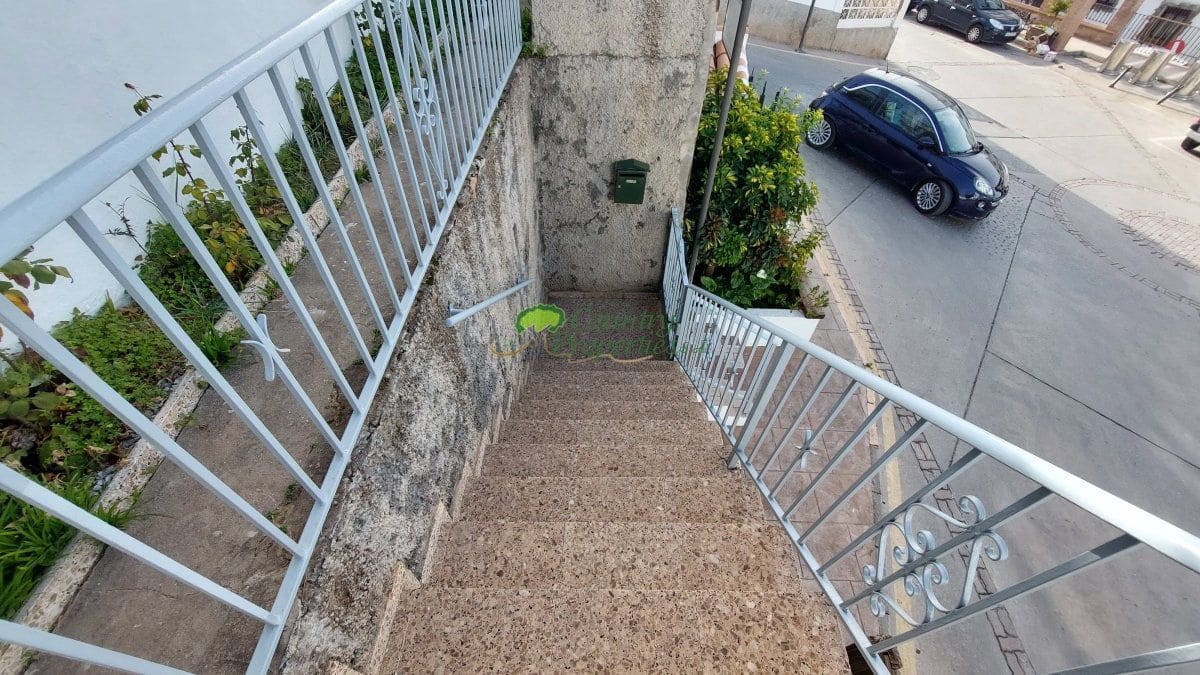 4 makuuhuone Omakotitalo myytävänä paikassa Competa - 210 000 € (Ref: 7424833)