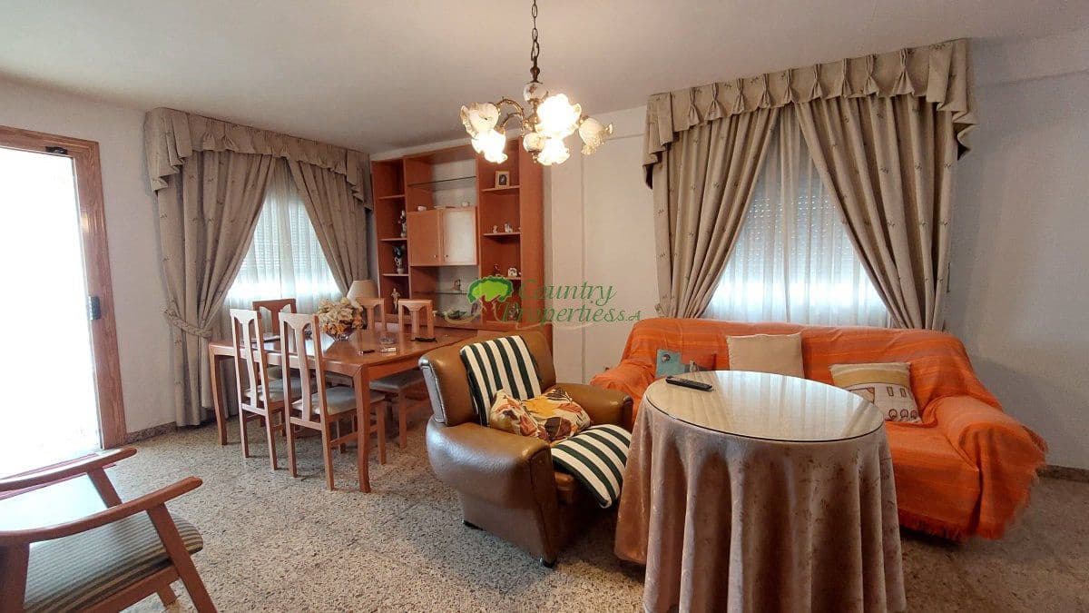 4 makuuhuone Omakotitalo myytävänä paikassa Competa - 210 000 € (Ref: 7424833)