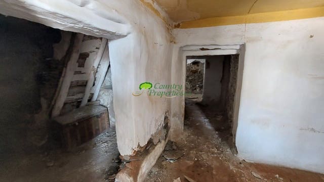 4 chambre Maison de Ville à vendre à Sayalonga - 67 000 € (Ref: 7743324)