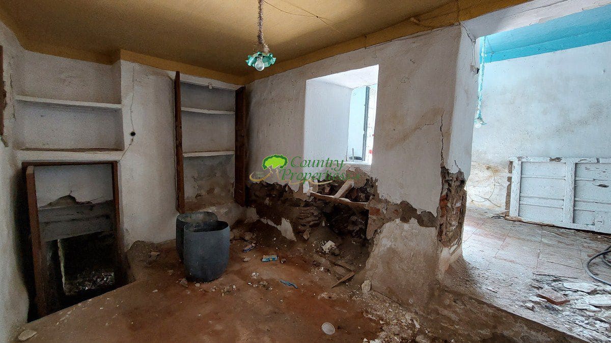 4 chambre Maison de Ville à vendre à Sayalonga - 67 000 € (Ref: 7743324)