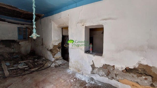 4 chambre Maison de Ville à vendre à Sayalonga - 67 000 € (Ref: 7743324)