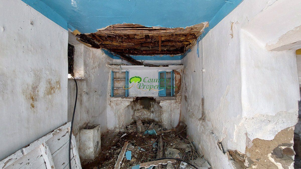 4 chambre Maison de Ville à vendre à Sayalonga - 67 000 € (Ref: 7743324)