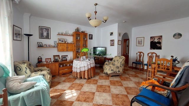 4 sovrum Lägenhet till salu i Sayalonga med garage - 230 000 € (Ref: 7743325)