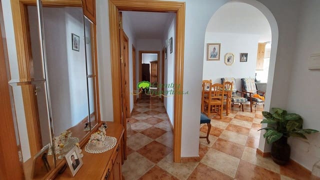 4 sovrum Lägenhet till salu i Sayalonga med garage - 230 000 € (Ref: 7743325)