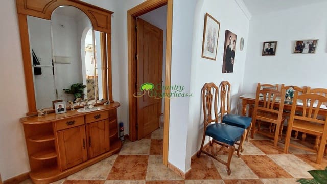 4 sovrum Lägenhet till salu i Sayalonga med garage - 230 000 € (Ref: 7743325)