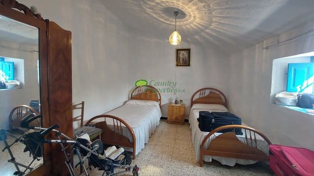 4 soveværelse Byhus til salg i Corumbela, Sayalonga - € 83.000 (Ref: 7818860)