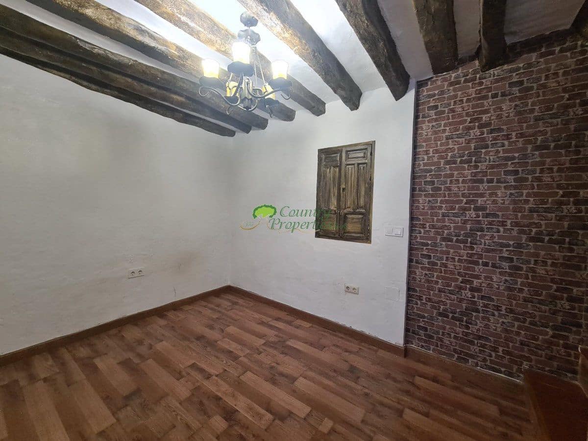 5 Zimmer Haus zu verkaufen in Competa - 180.000 € (Ref: 7850073)